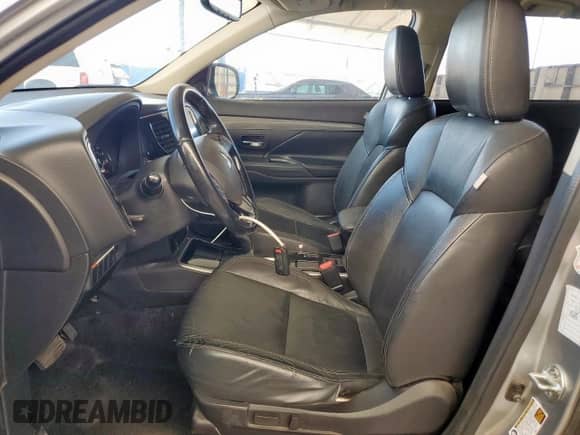 2019 Mitsubishi Outlander SE с VIN JA4AD3A34KJ001159, выставлен на аукционе Copart как лот 84777705 с пробегом 95 837 миль миль и Списание • Salvage title. История ставок и продаж доступна на DreamBid. Изображение 7.