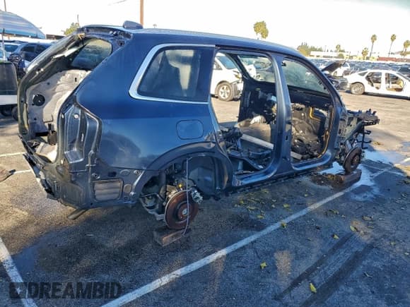 ✅ 2025 Volvo XC90 Plus • VIN: YV4H60PE9S1332385 • Lot: 92760545. Wystawiony na Copart z przebiegiem Nie podano. Bezpłatny archiwum sprzedaży aukcyjnych z USA i szczegółowy raport historii pojazdu na DreamBid. Zdjęcie 3.