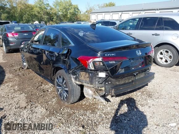 ✅ 2024 Honda Civic EX • VIN: 2HGFE1F76RH301632 • Lot: 43394953. Wystawiony na IAAI z przebiegiem 22 750 mil. Bezpłatny archiwum sprzedaży aukcyjnych z USA i szczegółowy raport historii pojazdu na DreamBid. Zdjęcie 3.