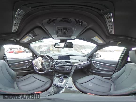 ✅ 2018 BMW 3 Series 330i xDrive • VIN: WBA8D9G57JNU69925 • Лот: 90672305. Опубликован ранее на Copart с пробегом 93 300 миль. Бесплатный доступ к архиву аукционных продаж из США и подробный отчёт об истории автомобиля на DreamBid. Изображение 14.