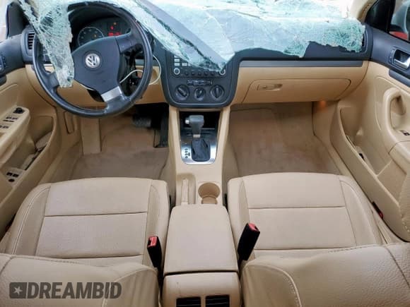 ✅ 2009 Volkswagen Jetta SE • VIN: 3VWRM71K19M095972 • Лот: 93113255. Опубликован ранее на Copart с пробегом 95 139 миль. Бесплатный доступ к архиву аукционных продаж из США и подробный отчёт об истории автомобиля на DreamBid. Изображение 8.