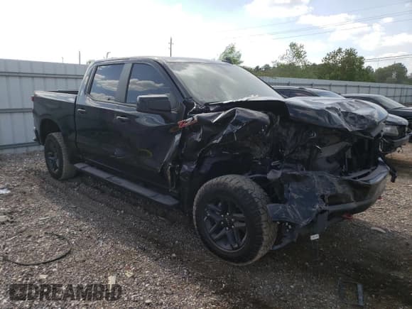 ✅ 2021 Chevrolet Silverado 1500 LT Trail Boss • VIN: 1GCPYFEDXMZ421201 • Lot: 80715883. Wystawiony na Copart z przebiegiem 18 065 mil. Bezpłatny archiwum sprzedaży aukcyjnych z USA i szczegółowy raport historii pojazdu na DreamBid. Zdjęcie 4.