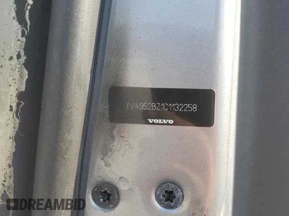 ✅ 2012 Volvo XC70 3.2L • VIN: YV4952BZ1C1132258 • Lot: 82395985. Listed on Copart with 95,334 mi. Free auction sales archive from the USA and detailed vehicle history report at DreamBid. Image 12.