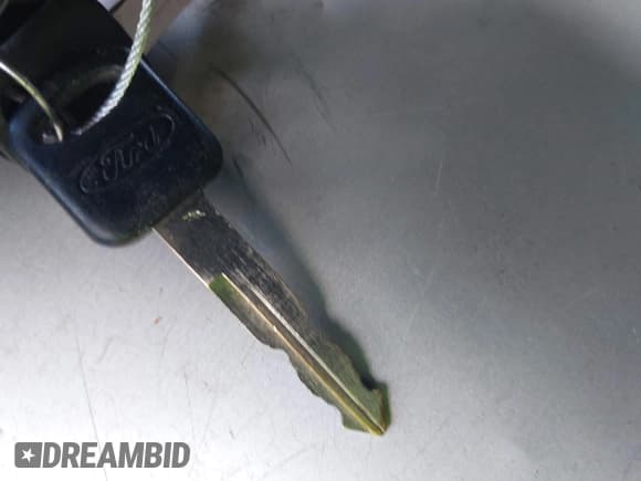 ✅ 2012 Ford Econoline Cargo Commercial • VIN: 1FTNS2EW8CDA13858 • Lot: 42473899. Wystawiony na IAAI z przebiegiem 336 332 mil. Bezpłatny archiwum sprzedaży aukcyjnych z USA i szczegółowy raport historii pojazdu na DreamBid. Zdjęcie 11.