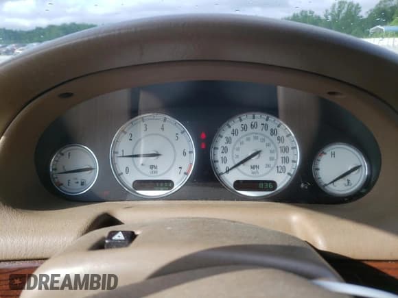 ✅ 2000 Chrysler 300M M • VIN: 2C3HE66G7YH121387 • Lot: 56359185. Listed on Copart with 247,836 mi. Free auction sales archive from the USA and detailed vehicle history report at DreamBid. Image 9.