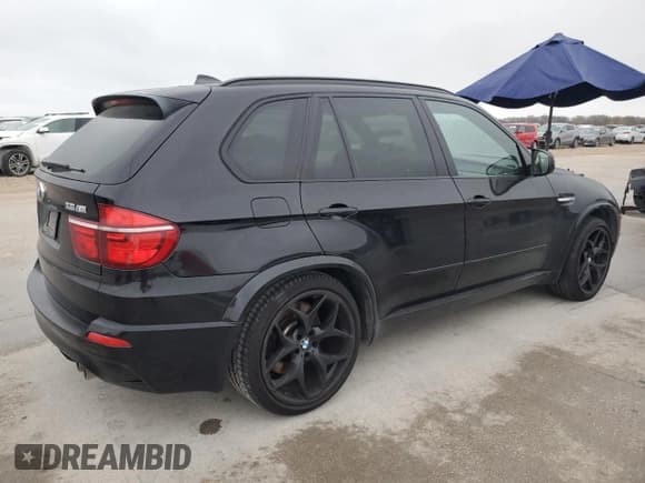 ✅ 2013 BMW X5 M • VIN: 5YMGY0C58D0C11736 • Lot: 85212564. Wystawiony na Copart z przebiegiem 93 146 mil. Bezpłatny archiwum sprzedaży aukcyjnych z USA i szczegółowy raport historii pojazdu na DreamBid. Zdjęcie 3.