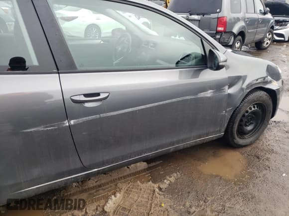 ✅ 2013 Volkswagen Golf w/Conv & Sunroof • VIN: WVWBB7AJ0DW119981 • Лот: 45089665. Опубликован ранее на Copart с пробегом 50 188 миль. Бесплатный доступ к архиву аукционных продаж из США и подробный отчёт об истории автомобиля на DreamBid. Изображение 10.