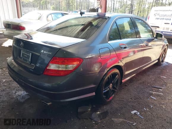 ✅ 2011 Mercedes-Benz C 300 Sport • VIN: WDDGF8BBXBR150132 • Lot: 41889061. Listed on IAAI with 125,232 mi. Free auction sales archive from the USA and detailed vehicle history report at DreamBid. Image 4.