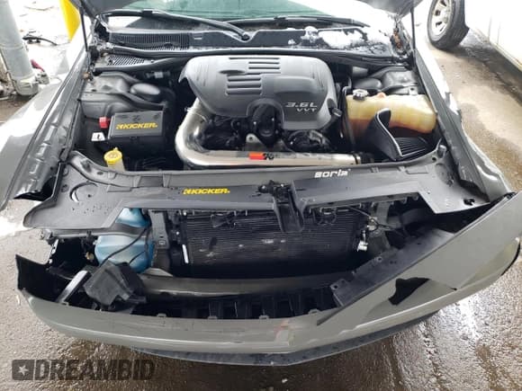 ✅ 2018 Dodge Challenger SXT Plus • VIN: 2C3CDZAGXJH111030 • Lot: 43950573. Wystawiony na Copart z przebiegiem 32 857 mil. Bezpłatny archiwum sprzedaży aukcyjnych z USA i szczegółowy raport historii pojazdu na DreamBid. Zdjęcie 11.