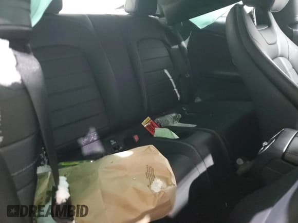 ✅ 2023 Mercedes-Benz C 300 • VIN: W1KWJ8EBXPG117463 • Lot: 88074365. Wystawiony na Copart z przebiegiem Nie podano. Bezpłatny archiwum sprzedaży aukcyjnych z USA i szczegółowy raport historii pojazdu na DreamBid. Zdjęcie 11.