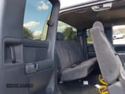 ✅ 2001 Chevrolet Silverado 2500HD LS • VIN: 1GCHK29U81E192996 • Лот: 43303691. Опубликован ранее на IAAI с пробегом 215 663 миль. Бесплатный доступ к архиву аукционных продаж из США и подробный отчёт об истории автомобиля на DreamBid. Изображение 8.