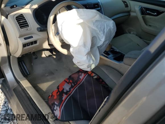 ✅ 2014 Nissan Altima SL • VIN: 1N4AL3AP3EC413762 • Lot: 69424725. Wystawiony na Copart z przebiegiem Nie podano. Bezpłatny archiwum sprzedaży aukcyjnych z USA i szczegółowy raport historii pojazdu na DreamBid. Zdjęcie 8.