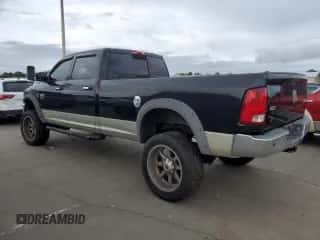 2010 Dodge 3500 Laramie z VIN 3D73Y3CL8AG145884, wystawiony jako Copart lot #74077404 z przebiegiem Nie podano mil oraz Szkoda całkowita • Salvage title. Historia ofert i sprzedaży dostępna na DreamBid. Obrazek 2.