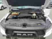 2020 Ram 1500 Rebel z VIN 1C6SRFLM1LN230872, wystawiony jako Copart lot #55671585 z przebiegiem 97 202 mil mil oraz Szkoda całkowita • Salvage title. Historia ofert i sprzedaży dostępna na DreamBid. Obrazek 11.