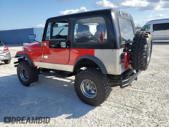 ✅ 1979 Jeep CJ • VIN: J9F93AC839236 • Lot: 76968144. Wystawiony na Copart z przebiegiem 158 242 mil. Bezpłatny archiwum sprzedaży aukcyjnych z USA i szczegółowy raport historii pojazdu na DreamBid. Zdjęcie 2.