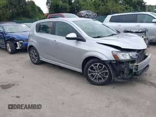2020 Chevrolet Sonic LT с VIN 1G1JD6SBXL4108917, выставлен на аукционе IAAI как лот 43197184 с пробегом 77 666 миль миль и . История ставок и продаж доступна на DreamBid. Изображение 1.
