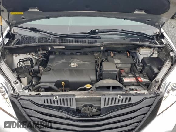 ✅ 2013 Toyota Sienna L • VIN: 5TDZK3DC8DS336697 • Lot: 94212395. Listed on Copart with 186,984 mi. Free auction sales archive from the USA and detailed vehicle history report at DreamBid. Image 12.