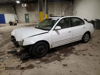 2003 Hyundai Elantra GLS z VIN KMHDN45D23U489919, wystawiony jako Copart lot #83390934 z przebiegiem Nie podano mil oraz Szkoda całkowita • Salvage title. Historia ofert i sprzedaży dostępna na DreamBid. Obrazek 1.