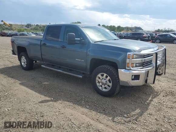✅ 2015 Chevrolet Silverado 2500HD LT • VIN: 1GC1KVEG9FF115185 • Lot: 64144065. Wystawiony na Copart z przebiegiem 276 381 mil. Bezpłatny archiwum sprzedaży aukcyjnych z USA i szczegółowy raport historii pojazdu na DreamBid. Zdjęcie 4.