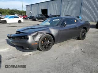 2018 Dodge Challenger SXT Plus z VIN 2C3CDZAGXJH311647, wystawiony jako Copart lot #85528785 z przebiegiem 75 515 mil mil oraz Szkoda całkowita • Salvage title. Historia ofert i sprzedaży dostępna na DreamBid. Obrazek 1.