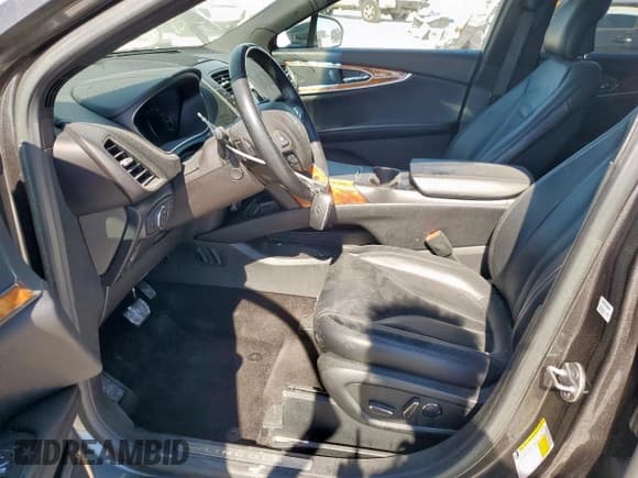 ✅ 2018 Lincoln MKX Select • VIN: 2LMPJ6KR3JBL26837 • Лот: 81923705. Опубликован ранее на Copart с пробегом 27 151 миль. Бесплатный доступ к архиву аукционных продаж из США и подробный отчёт об истории автомобиля на DreamBid. Изображение 7.