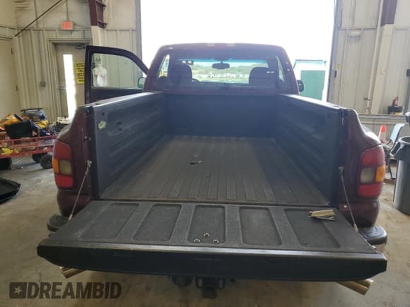 ✅ 2003 GMC Sierra 1500 SLE • VIN: 1GTEK14TX3Z184762 • Лот: 53380935. Опубликован ранее на Copart с пробегом Не указан. Бесплатный доступ к архиву аукционных продаж из США и подробный отчёт об истории автомобиля на DreamBid. Изображение 10.