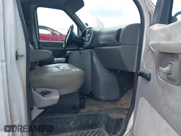 ✅ 2002 Ford Econoline Cargo Commercial • VIN: 1FTSE34L72HA79879 • Lot: 42887771. Listed on IAAI with 303,228 mi. Free auction sales archive from the USA and detailed vehicle history report at DreamBid. Image 5.