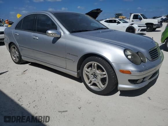 ✅ 2003 Mercedes-Benz C AMG • VIN: WDBRF65J23F409496 • Lot: 77491234. Wystawiony na Copart z przebiegiem Nie podano. Bezpłatny archiwum sprzedaży aukcyjnych z USA i szczegółowy raport historii pojazdu na DreamBid. Zdjęcie 4.