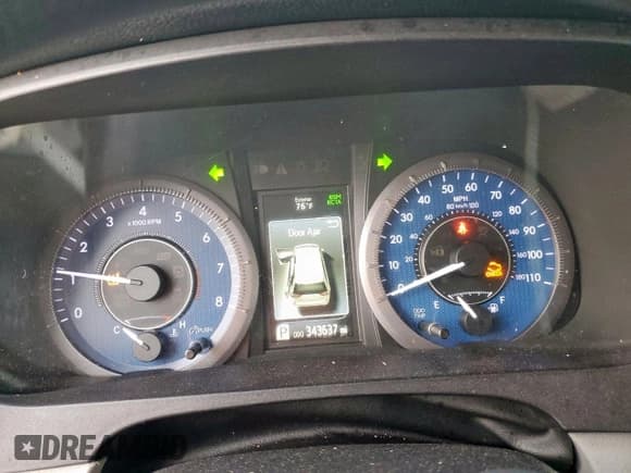 ✅ 2019 Toyota Sienna LE • VIN: 5TDKZ3DC3KS976374 • Lot: 93693165. Listed on Copart with 343,637 mi. Free auction sales archive from the USA and detailed vehicle history report at DreamBid. Image 9.