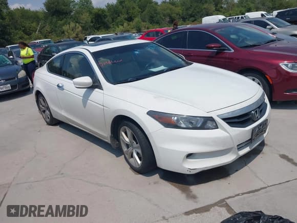 ✅ 2012 Honda Accord EX-L • VIN: 1HGCS2B80CA009142 • Lot: 43105548. Listed on IAAI with 165,309 mi. Free auction sales archive from the USA and detailed vehicle history report at DreamBid. Image 1.
