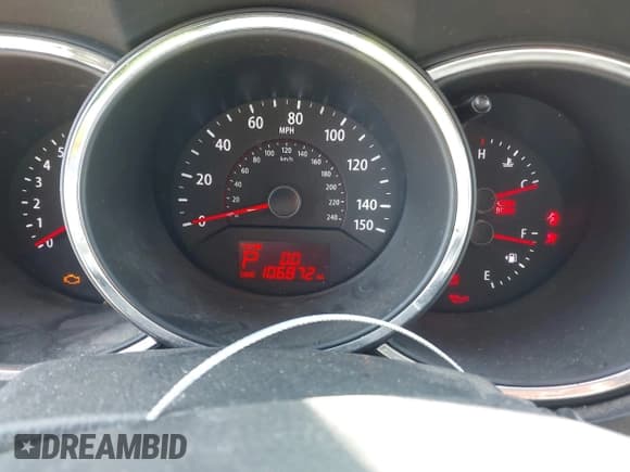 ✅ 2012 Kia Sorento LX • VIN: 5XYKT3A1XCG273955 • Lot: 43435489. Listed on IAAI with 106,872 mi. Free auction sales archive from the USA and detailed vehicle history report at DreamBid. Image 7.