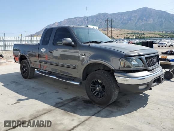 ✅ 2003 Ford F-150 XL • VIN: 1FTRX18W63NA43394 • Lot: 59794065. Wystawiony na Copart z przebiegiem 227 179 mil. Bezpłatny archiwum sprzedaży aukcyjnych z USA i szczegółowy raport historii pojazdu na DreamBid. Zdjęcie 4.