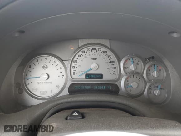 ✅ 2004 Buick Rainier CXL Plus • VIN: 5GAES13P642251292 • Лот: 70190374. Опубликован ранее на Copart с пробегом 263 189 миль. Бесплатный доступ к архиву аукционных продаж из США и подробный отчёт об истории автомобиля на DreamBid. Изображение 9.