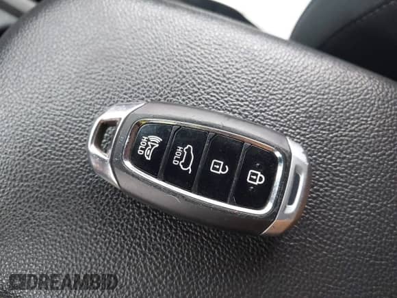 2020 Hyundai Veloster z VIN KMHT36AH1LU004630, wystawiony jako IAAI lot #42159650 z przebiegiem 44 588 mil mil oraz . Historia ofert i sprzedaży dostępna na DreamBid. Obrazek 11.