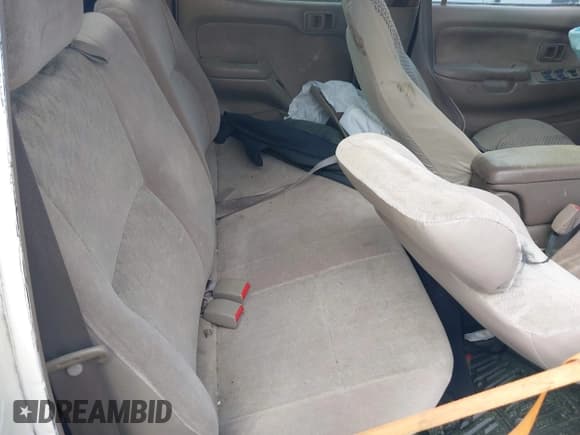 ✅ 2001 Toyota Tacoma PreRunner • VIN: 5TEGN92N21Z831451 • Lot: 41928274. Wystawiony na IAAI z przebiegiem Nie podano. Bezpłatny archiwum sprzedaży aukcyjnych z USA i szczegółowy raport historii pojazdu na DreamBid. Zdjęcie 8.