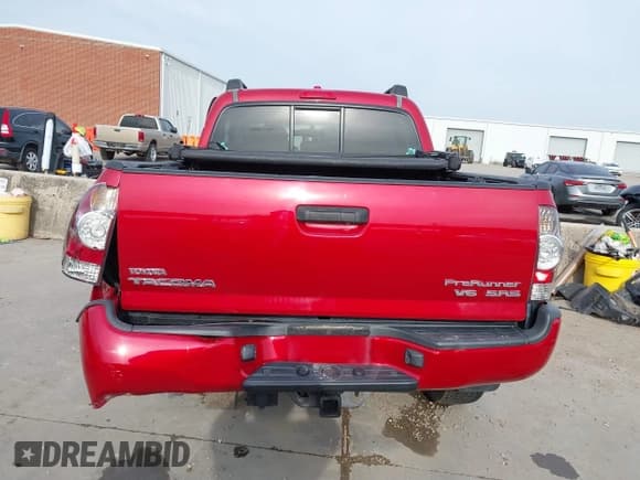 ✅ 2010 Toyota Tacoma PreRunner • VIN: 3TMJU4GN6AM098161 • Lot: 41577029. Listed on IAAI with 144,598 mi. Free auction sales archive from the USA and detailed vehicle history report at DreamBid. Image 17.