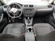 ✅ 2015 Volkswagen Jetta SE • VIN: 3VWD17AJ7FM253429 • Лот: 86812975. Опубликован ранее на Copart с пробегом 142 223 миль. Бесплатный доступ к архиву аукционных продаж из США и подробный отчёт об истории автомобиля на DreamBid. Изображение 8.