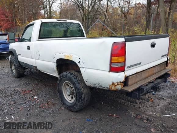 2007 Chevrolet Silverado 2500HD z VIN 1GBHK24U47E167887, wystawiony jako IAAI lot #43563092 z przebiegiem 133 727 mil mil oraz . Historia ofert i sprzedaży dostępna na DreamBid. Obrazek 3.