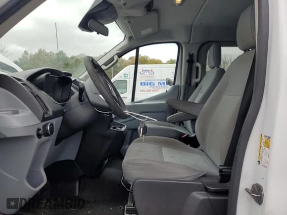 ✅ 2017 Ford Transit XL • VIN: 1FMZK1ZM1HKB04585 • Lot: 85691285. Wystawiony na Copart z przebiegiem 114 019 mil. Bezpłatny archiwum sprzedaży aukcyjnych z USA i szczegółowy raport historii pojazdu na DreamBid. Zdjęcie 7.