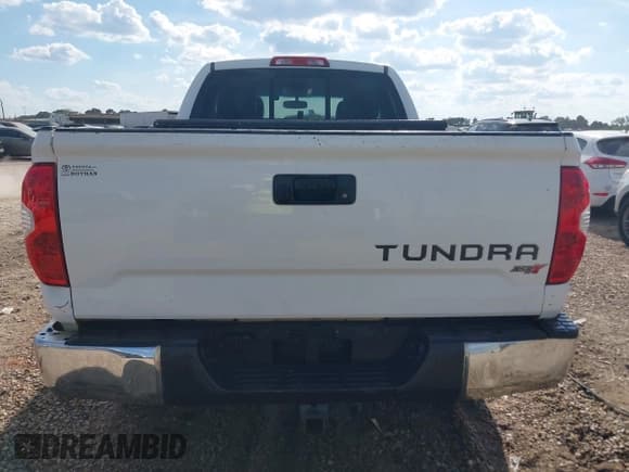 ✅ 2015 Toyota Tundra SR5 • VIN: 5TFRY5F19FX174744 • Lot: 43296453. Wystawiony na IAAI z przebiegiem 280 909 mil. Bezpłatny archiwum sprzedaży aukcyjnych z USA i szczegółowy raport historii pojazdu na DreamBid. Zdjęcie 16.