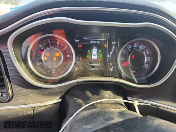 ✅ 2015 Dodge Challenger SXT Plus • VIN: 2C3CDZBG9FH723998 • Lot: 81340545. Wystawiony na Copart z przebiegiem 165 647 mil. Bezpłatny archiwum sprzedaży aukcyjnych z USA i szczegółowy raport historii pojazdu na DreamBid. Zdjęcie 9.