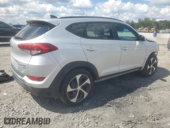 ✅ 2016 Hyundai Tucson Sport • VIN: KM8J3CA25GU212517 • Lot: 81848625. Listed on Copart with 106,472 mi. Free auction sales archive from the USA and detailed vehicle history report at DreamBid. Image 3.