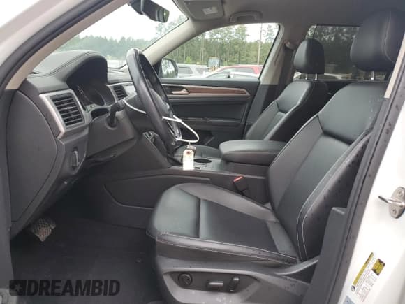 ✅ 2021 Volkswagen Atlas SE • VIN: 1V2WR2CA0MC527216 • Lot: 85256255. Wystawiony na Copart z przebiegiem 87 397 mil. Bezpłatny archiwum sprzedaży aukcyjnych z USA i szczegółowy raport historii pojazdu na DreamBid. Zdjęcie 7.