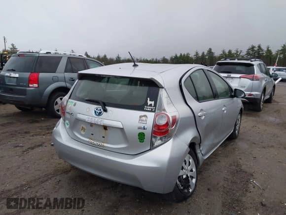 ✅ 2014 Toyota Prius Three • VIN: JTDKDTB35E1075509 • Lot: 43654202. Listed on IAAI with 228,375 mi. Free auction sales archive from the USA and detailed vehicle history report at DreamBid. Image 4.