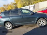 ✅ 2009 Toyota RAV4 Limited • VIN: JTMBK31V29D003972 • Lot: 43618700. Listed on IAAI with 218,124 mi. Free auction sales archive from the USA and detailed vehicle history report at DreamBid. Image 13.