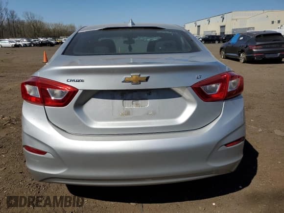 ✅ 2017 Chevrolet Cruze LT • VIN: 1G1BE5SM9H7265776 • Lot: 48195163. Listed on Copart with 68,577 mi. Free auction sales archive from the USA and detailed vehicle history report at DreamBid. Image 6.