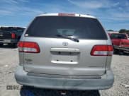 ✅ 2001 Toyota Sienna LE • VIN: 4T3ZF13C71U365046 • Лот: 70208385. Опубликован ранее на Copart с пробегом 256 933 миль. Бесплатный доступ к архиву аукционных продаж из США и подробный отчёт об истории автомобиля на DreamBid. Изображение 6.