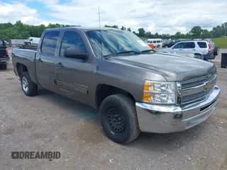 ✅ 2013 Chevrolet Silverado 1500 LS • VIN: 3GCPCREA8DG241043 • Лот: 42395171. Опубликован ранее на IAAI с пробегом 277 833 миль. Бесплатный доступ к архиву аукционных продаж из США и подробный отчёт об истории автомобиля на DreamBid. Изображение 1.