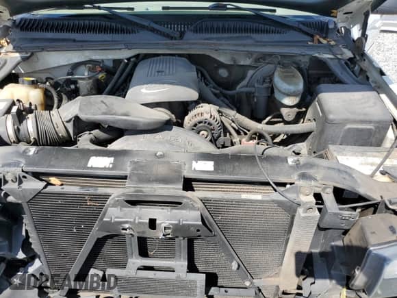 ✅ 2004 Chevrolet Silverado 1500 LS • VIN: 2GCEC13T941347409 • Лот: 70205925. Опубликован ранее на Copart с пробегом 393 526 миль. Бесплатный доступ к архиву аукционных продаж из США и подробный отчёт об истории автомобиля на DreamBid. Изображение 11.