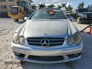 ✅ 2005 Mercedes-Benz CLK 55 AMG • VIN: WDBTK76G35T045958 • Lot: 82519205. Wystawiony na Copart z przebiegiem Nie podano. Bezpłatny archiwum sprzedaży aukcyjnych z USA i szczegółowy raport historii pojazdu na DreamBid. Zdjęcie 5.